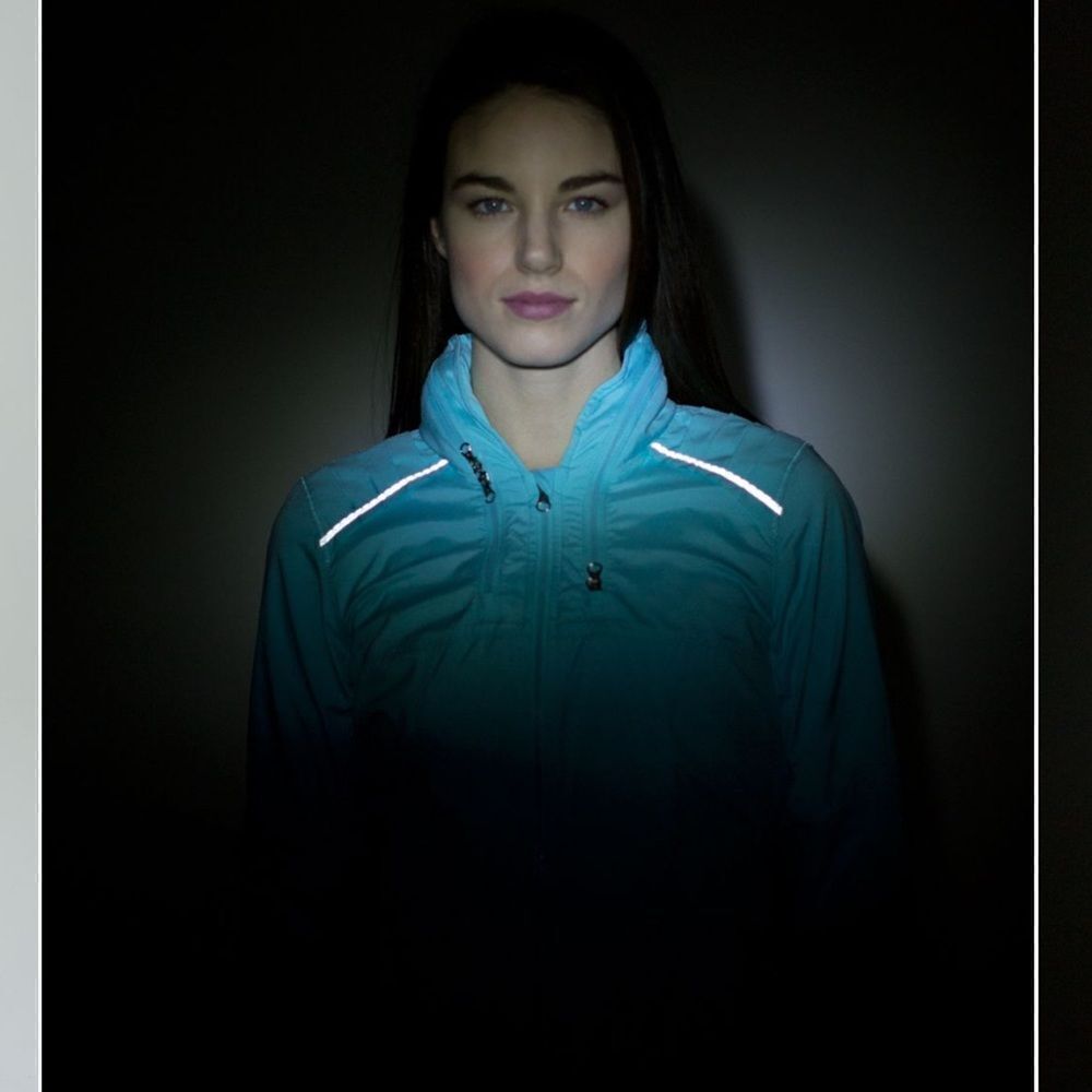 Lululemon Spring Forward Jacket - Picture 3 of 13